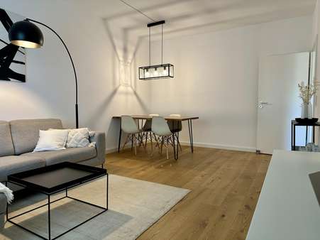 Wohn-/ Esszimmer Wohn-/ Esszimmer - Etagenwohnung in 60596 Frankfurt mit 75m² kaufen