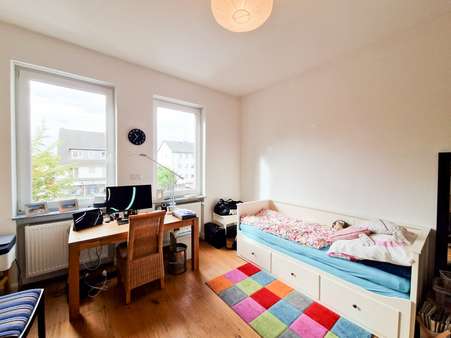 Kinderzimmer / Büro - Etagenwohnung in 63452 Hanau mit 113m² kaufen