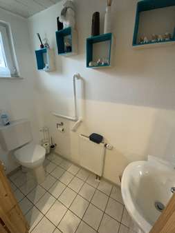 Gäste-WC im Erdgeschoss - Reihenendhaus in 61130 Nidderau mit 99m² kaufen