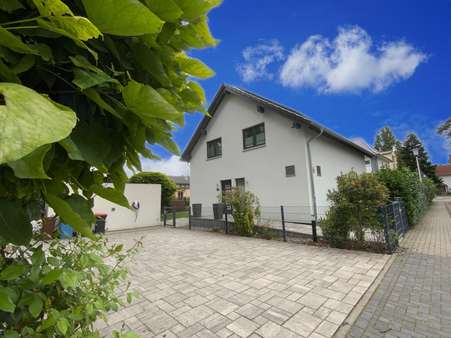 Frontansicht - Einfamilienhaus in 63457 Hanau mit 137m² kaufen