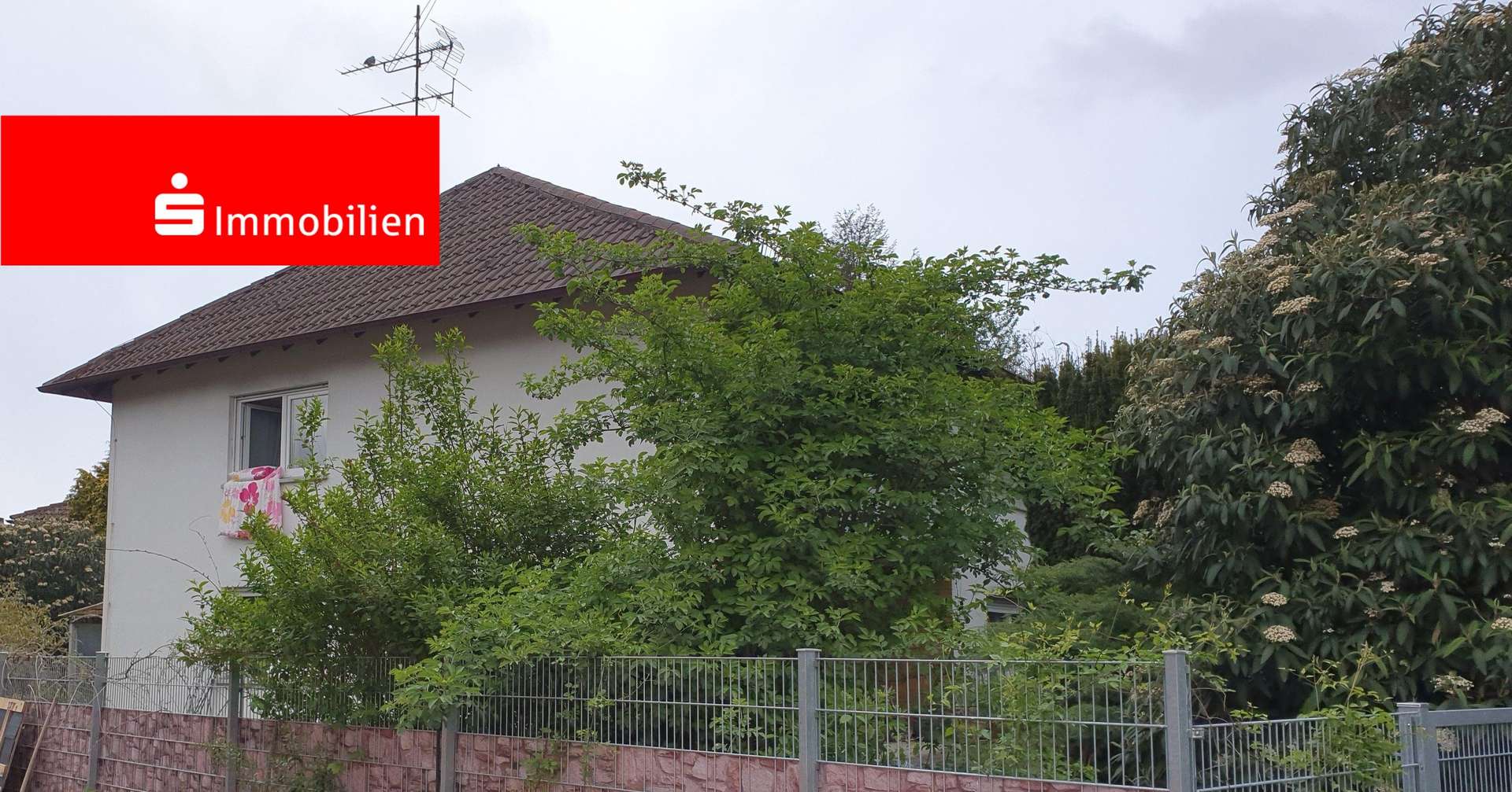 Ansicht 1 - Einfamilienhaus in 61130 Nidderau mit 210m² kaufen