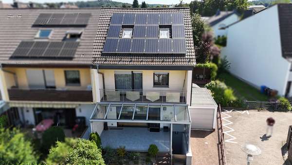 Blick Terrassenseite von Oben - Einfamilienhaus in 63517 Rodenbach mit 140m² kaufen