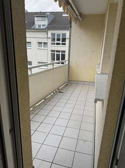 Balkon - Etagenwohnung in 60388 Frankfurt mit 100m² kaufen