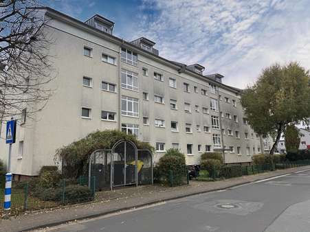 Strassenseite - Etagenwohnung in 60388 Frankfurt mit 100m² kaufen