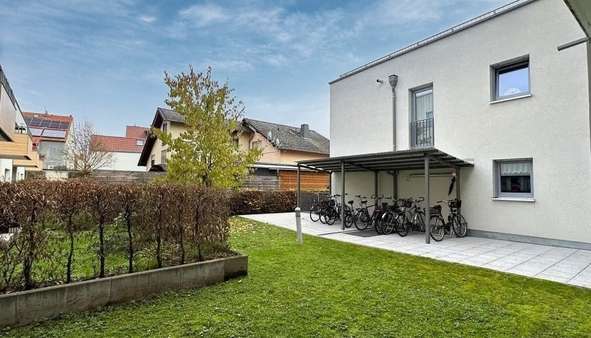 Innenhof Innenhof - Erdgeschosswohnung in 63454 Hanau mit 53m² kaufen