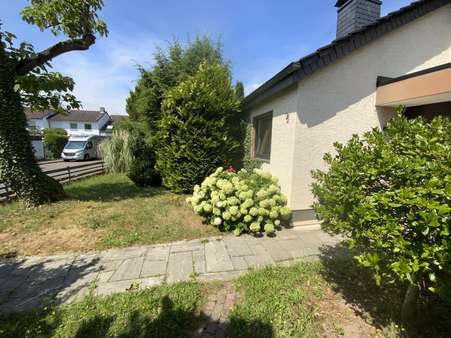 Seitenansicht Seitenansicht - Einfamilienhaus in 63454 Hanau mit 185m² kaufen