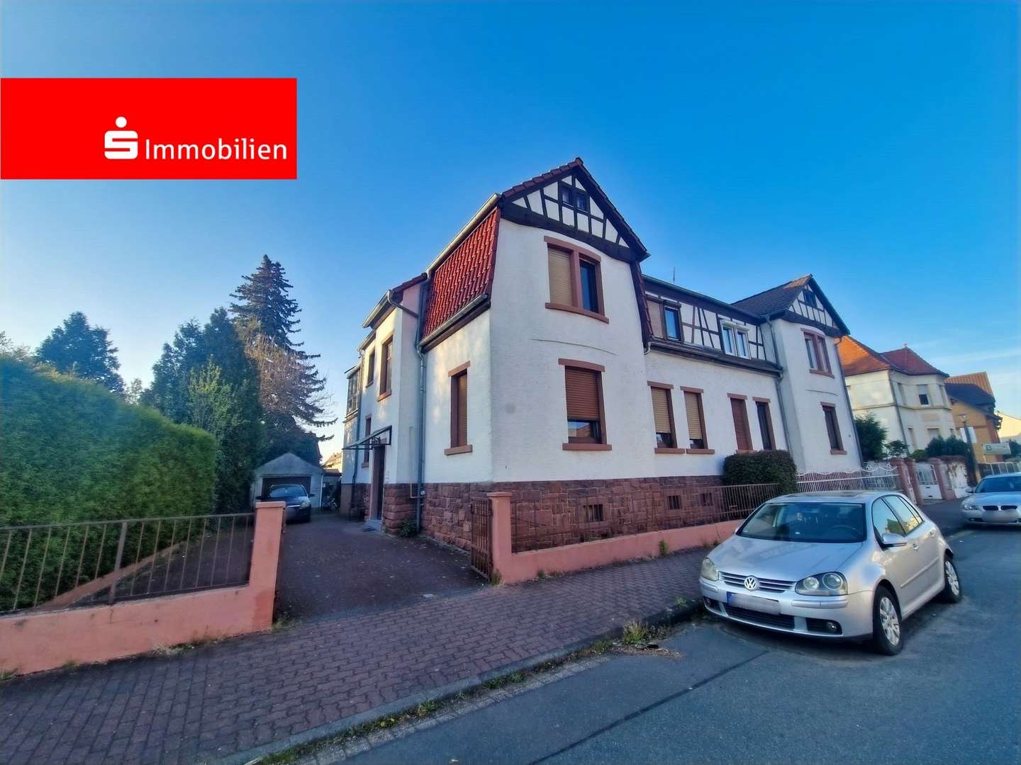 Straßenansicht Straßenansicht - Zweifamilienhaus in 63526 Erlensee mit 202m² kaufen