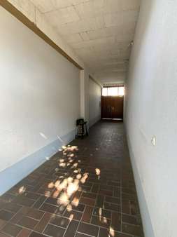 Zugang Zugang - Mehrfamilienhaus in 63450 Hanau mit 235m² kaufen
