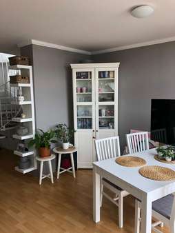 Wohnbereich vor Mietbezug Wohnbereich vor Mietbezug - Dachgeschosswohnung in 63454 Hanau mit 80m² als Kapitalanlage kaufen