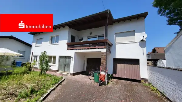 Sanierungsbedürftig - freistehendes EFH - 2 Garagen