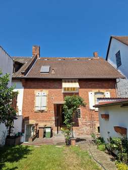 Rückansicht Rückansicht - Zweifamilienhaus in 63457 Hanau mit 106m² kaufen