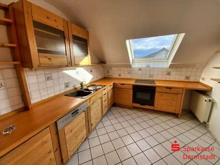 Küche im Dachgeschoss - Mehrfamilienhaus in 64380 Roßdorf mit 146m² kaufen