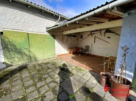 Überdachte Terrasse - Einfamilienhaus in 64319 Pfungstadt mit 107m² kaufen