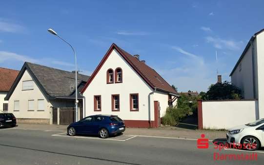 Ansicht Straßenseite Ansicht Straßenseite - Einfamilienhaus in 64319 Pfungstadt mit 102m² kaufen