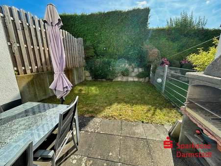 Terrasse mit Garten Terrasse mit Garten - Reihenmittelhaus in 64367 Mühltal mit 109m² kaufen