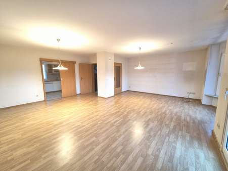 Wohn-Esszimmer - Einfamilienhaus in 64347 Griesheim mit 123m² mieten