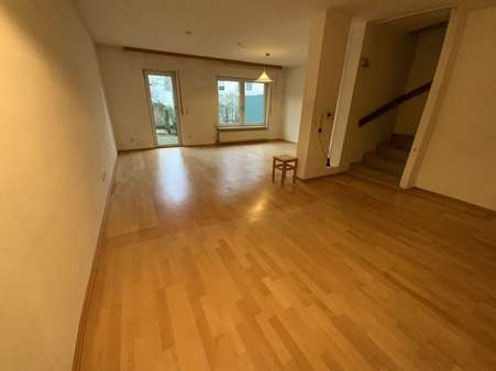 Wohn- und Esszimmer - Doppelhaushälfte in 64287 Darmstadt mit 119m² kaufen
