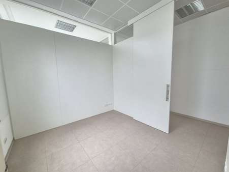 Behandlungsraum 1 Behandlungsraum 1 - Büro in 64372 Ober-Ramstadt mit 114m² mieten