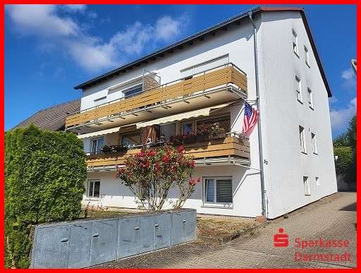 Hausansicht Straße - Souterrain-Wohnung in 64372 Ober-Ramstadt mit 33m² mieten
