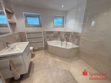 Badezimmer Obergeschoss - Zweifamilienhaus in 64372 Ober-Ramstadt mit 160m² kaufen