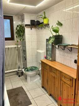 Badezimmer - Einfamilienhaus in 64342 Seeheim-Jugenheim mit 98m² kaufen