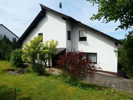 Ansicht Rückseite vom Garten - Zweifamilienhaus in 64720 Michelstadt mit 213m² kaufen