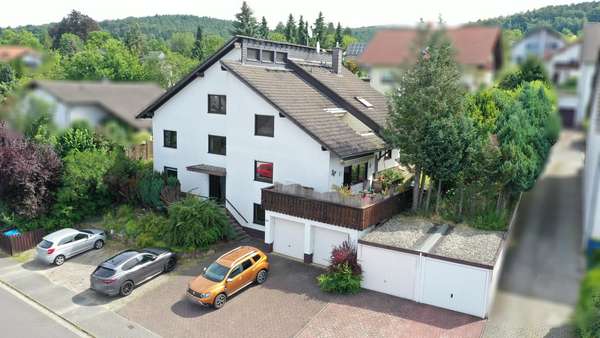 Ansicht Straßenseite - Zweifamilienhaus in 64720 Michelstadt mit 213m² kaufen