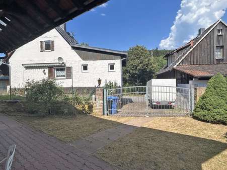 Garten und Zufahrt Garten und Zufahrt - Einfamilienhaus in 64756 Mossautal mit 141m² kaufen
