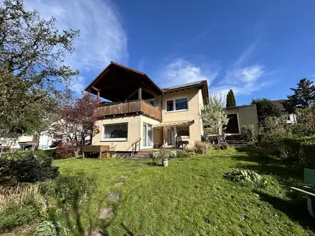 Traumhaus mit Gartenoase im Herzen von Erbach / 2 Wohneinheiten möglich