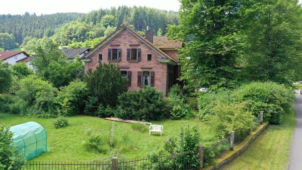 Traumhafte Sandsteinfassade - Einfamilienhaus in 64760 Oberzent mit 603m² kaufen