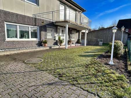 Hof mit Stellplatz vor dem Haus - Einfamilienhaus in 64720 Michelstadt mit 101m² kaufen