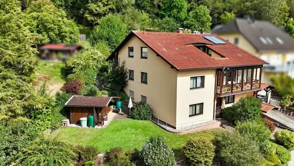 Sehr gepflegt und richtig viel Platz. Großes Wohnhaus mit bis zu 3 Wohnungen in Breuberg/Odw. 