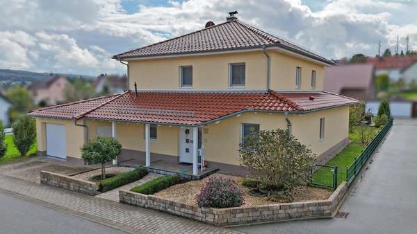 Titelbild - Einfamilienhaus in 64760 Oberzent mit 179m² kaufen