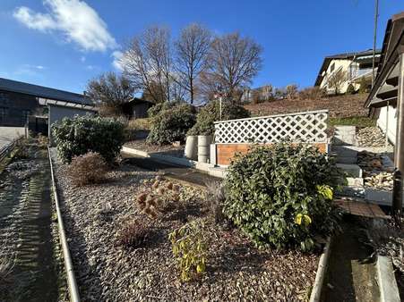 Garten neben dem Haus - Einfamilienhaus in 64760 Oberzent mit 153m² kaufen