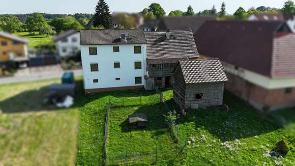 Gartenansicht - Einfamilienhaus in 64711 Erbach mit 160m² kaufen