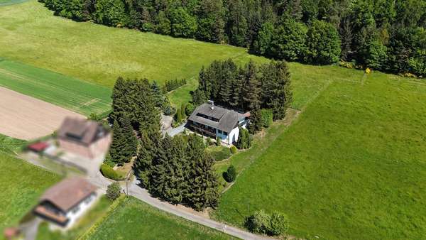Fast Alleinlage - Villa in 64711 Erbach mit 463m² kaufen