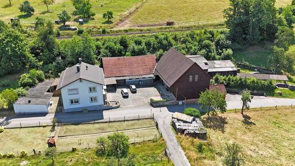 Titelbild Titelbild - Bauernhaus in 64711 Erbach mit 215m² kaufen