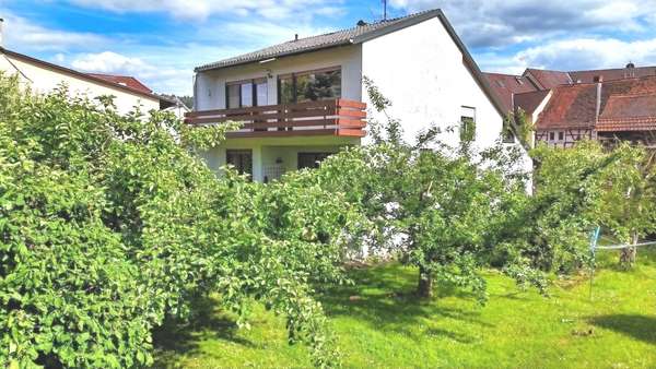 Grüne Oase mitten in Höchst Grüne Oase mitten in Höchst - Zweifamilienhaus in 64739 Höchst mit 165m² kaufen