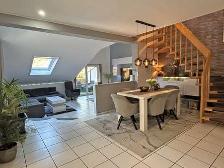 Titelbild - Maisonette-Wohnung in 64711 Erbach mit 120m² kaufen