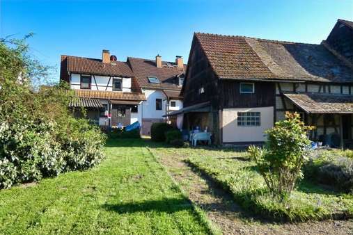 Ansicht aus dem Garten - Zweifamilienhaus in 64739 Höchst mit 240m² kaufen