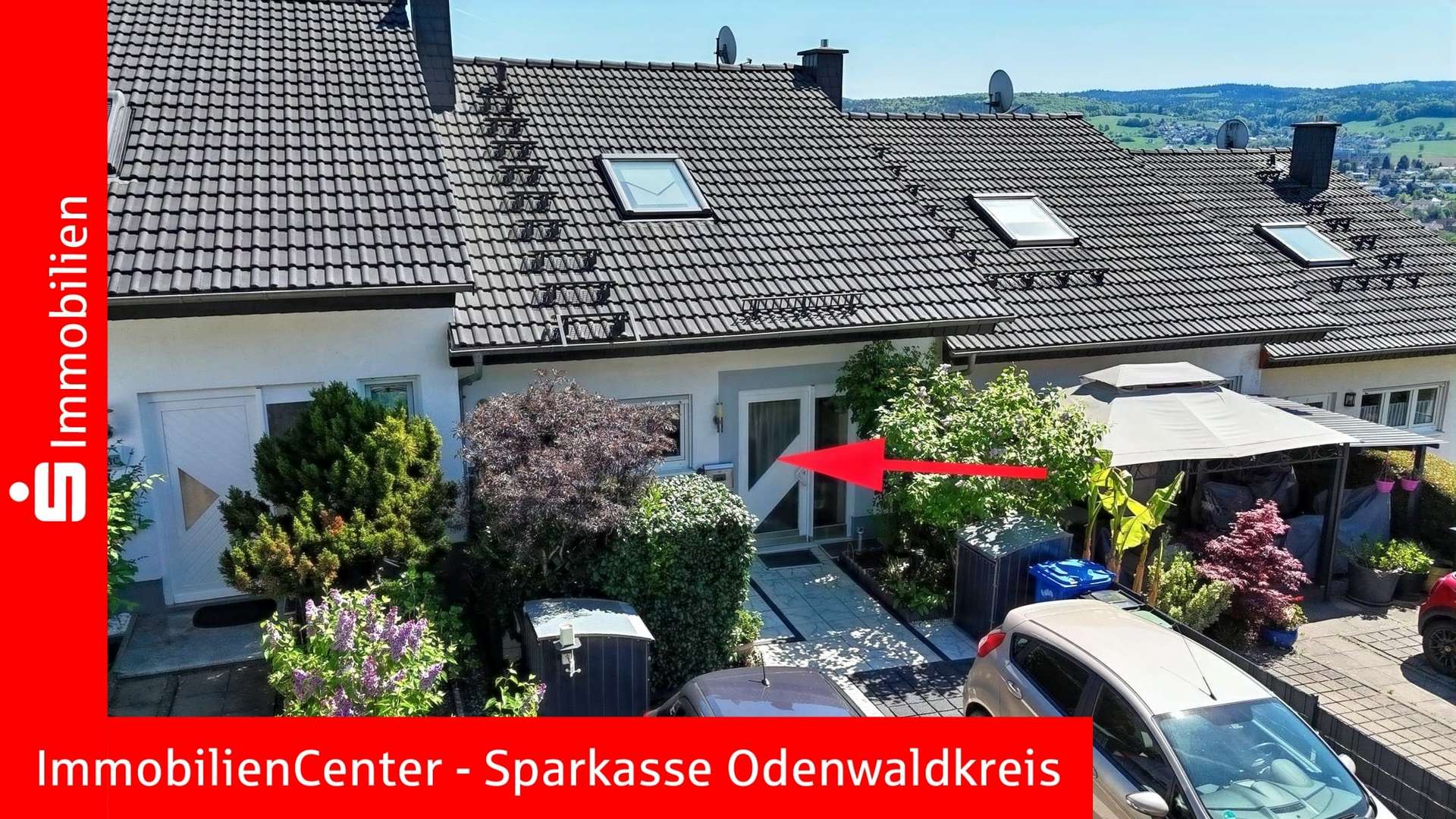 Straßenansicht mit Pfeil - Reihenmittelhaus in 64711 Erbach mit 129m² kaufen