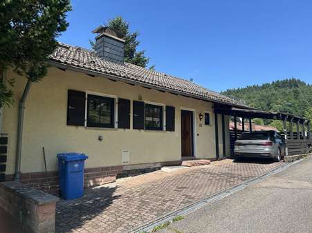 Stellplätze im Carport und Hof Stellplätze im Carport und Hof - Einfamilienhaus in 64760 Oberzent mit 88m² kaufen