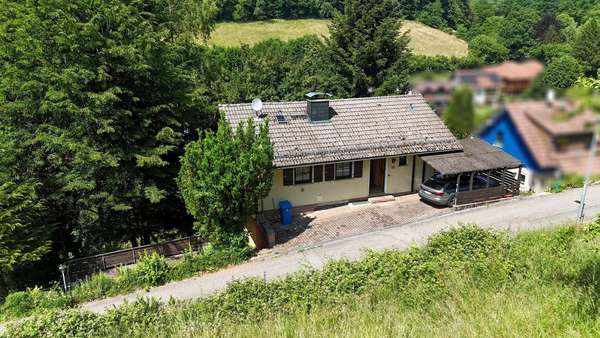 Titelbild Titelbild - Einfamilienhaus in 64760 Oberzent mit 88m² kaufen