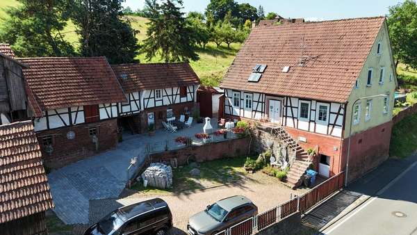 Titelbild Titelbild - Bauernhaus in 64711 Erbach mit 290m² kaufen