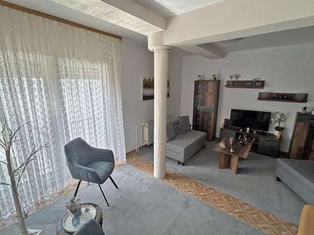 Wohn- und Esszimmer - Etagenwohnung in 64385 Reichelsheim mit 67m² kaufen