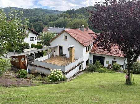 Blick vom Garten - Einfamilienhaus in 64760 Oberzent mit 107m² kaufen