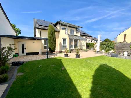 Hausrückseite und Garten - Villa in 64546 Mörfelden-Walldorf mit 333m² kaufen