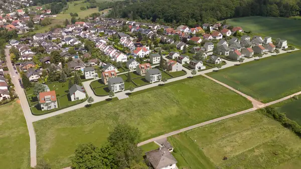 *** Baugrundstücke für Traumhäuser ***
voll erschlossen und in Feldrandlage