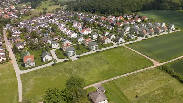 *** Baugrundstücke für Traumhäuser ***
voll erschlossen und in Feldrandlage