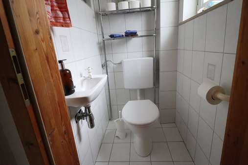 Gäste-WC (Haus 1) - Zweifamilienhaus in 64569 Nauheim mit 307m² kaufen